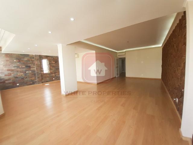 Apartamento T4 com vista mar