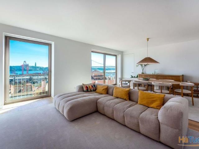 Apartamento T4 com Vista Panorâmica sobre o Rio Tejo ? Villa Infante | 26064078225