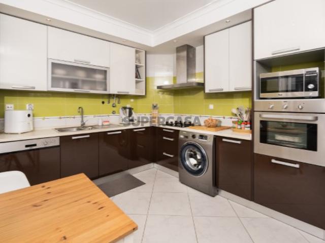 Apartamento T4 Convertido em T3/Pinhal Novo Urbanização Cascalheira