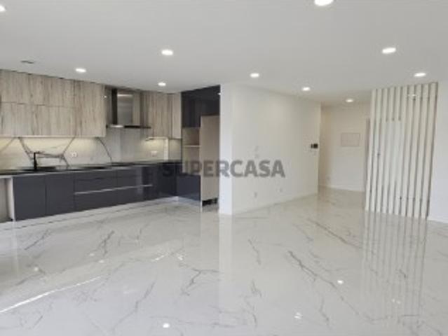 Apartamento T4 Novo em Pombal