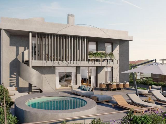 Apartamento T4 de Luxo com Jardim e Box com 528m2