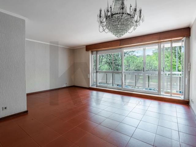 Apartamento T4 duplex com garagem no centro de Ovar, junto ao Largo Garrett