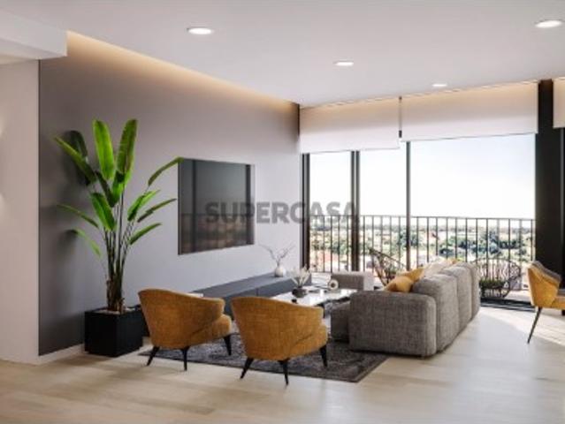 Apartamento T4 Duplex com Lugares de Garagem em Aveiro