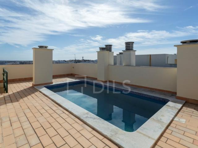 Apartamento T4 duplex com piscina, Centro de Faro, Algarve