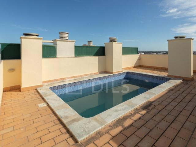 Apartamento T4 duplex com piscina privativa, Centro de Faro, Algarve