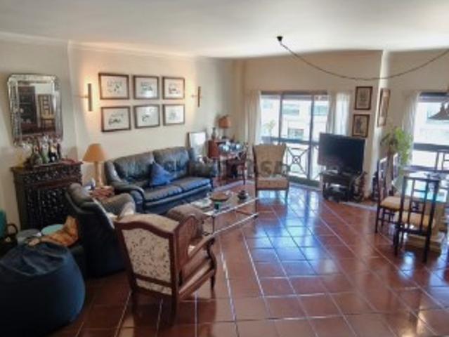 Apartamento T4 Duplex com Sótão no Centro das Caldas da Rainha