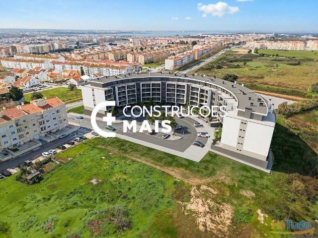 Apartamento T4 Duplex com terraço. | 26084065744