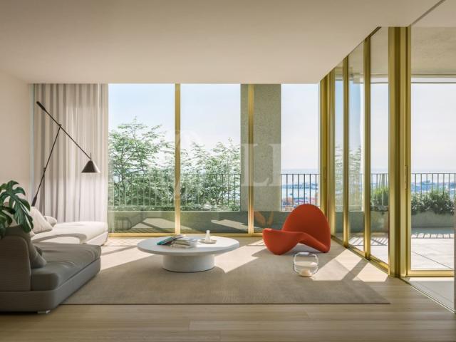 Apartamento T4 duplex com terraço no AZO LUZ VIVA, em Cascais