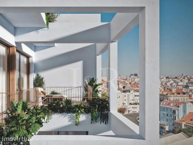 Apartamento T4 duplex com terraços e vista panorâmica em Arroios, L.