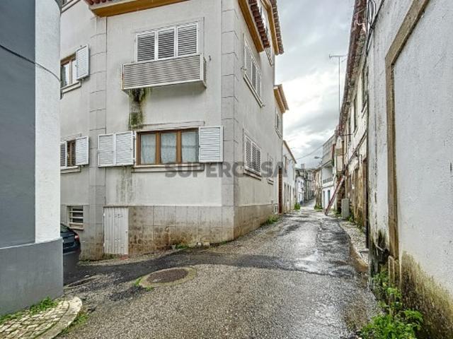 Apartamento T4 Duplex c/Garagem Torres Novas