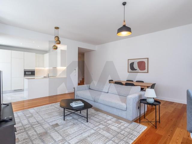 Apartamento T4 Duplex de Luxo, Vista Cidade e Rio – Rua de Santa Marta | Santo António | Lisboa