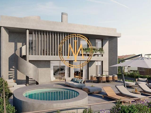 Apartamento T4 Duplex de Luxo com terraço, varandas, box e jacuzzi a 50m da Av. da Boavista