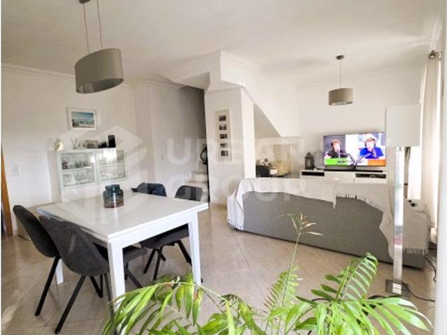 Apartamento T4 duplex em Almancil