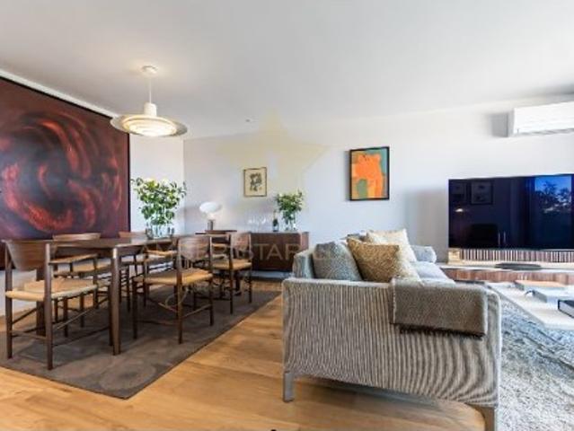 Apartamento T4 Duplex Empreendimento Bloco de apartamentos OCTE