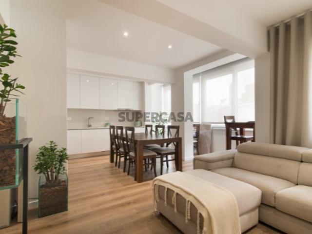 APARTAMENTO T4 DUPLEX | ENTRECAMPOS | LISBOA