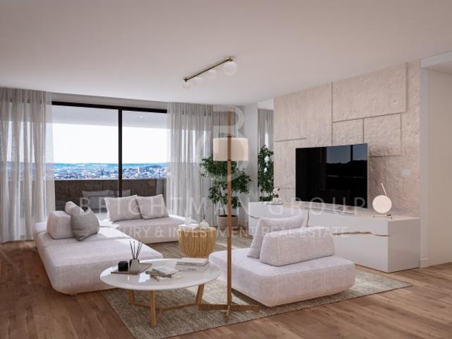 Apartamento T4 duplex inserido em empreendimento em V. N. Gaia