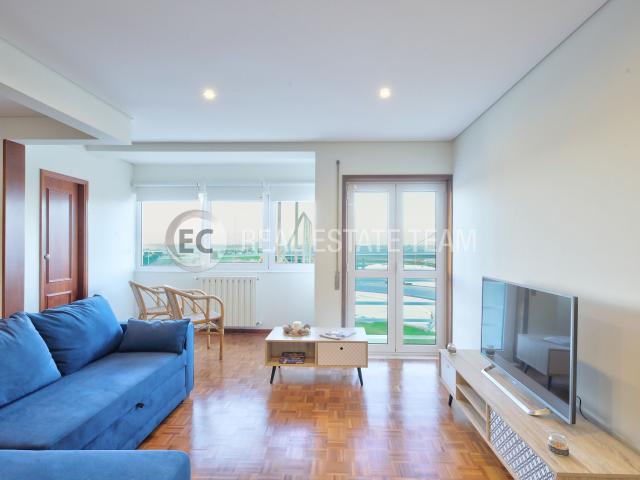 Apartamento T4 Duplex Mobilado com Terraço e Vista Ria para Arrendar em Aveiro
