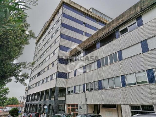 Apartamento T4 Duplex no Centro de Ermesinde