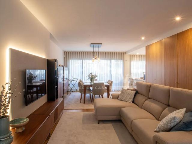 Apartamento T4 Duplex no Empreendimento Antas Atrium, Antas, Porto