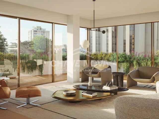 Apartamento T4 Duplex na Avenida da Boavista em condomínio de luxo