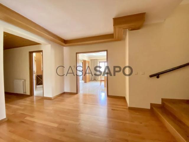 Apartamento T4 Duplex para alugar em Mafra