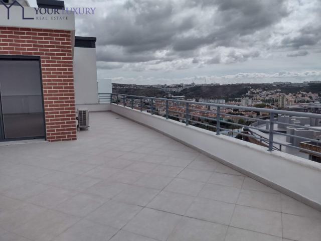 Apartamento T4 Duplex, Varanda e Terraço, Colinas do Cruzeir. 205m² Odivelas
