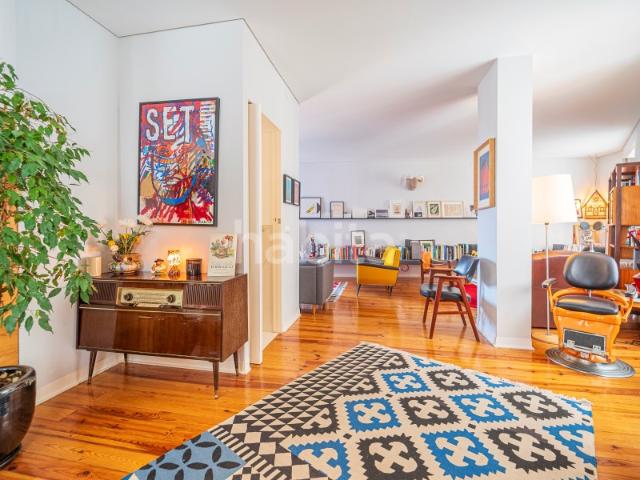 Apartamento T4 Duplex, Varandas e Garagem Calçada de Santo António