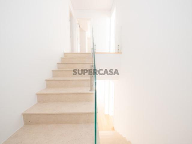 | APARTAMENTO T4 DUPLEX | ZONA RIBEIRINHA | 200 MT RIO SADO |