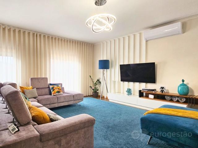 Apartamento T4 em Tarouca