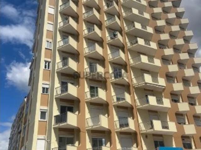 Apartamento T4 em União das Freguesias de Setúbal