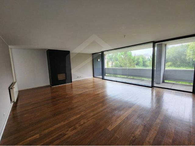 Apartamento T4 em Vilar do Paraíso 181m² Mafamude