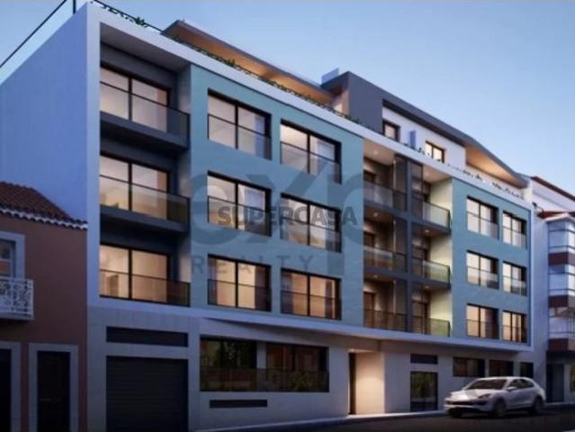 Apartamento T4 em Almada, Cova da Piedade, Pragal e Cacilhas