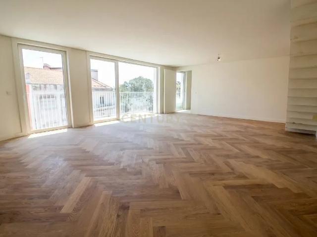 Apartamento T4 em Alcântara, Lisboa