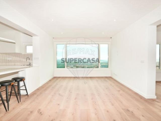 Apartamento T4 em Alfragide