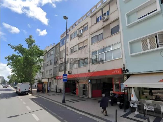 Apartamento T4 em Alvalade