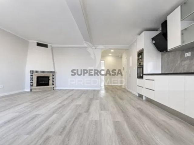 Apartamento T4 em Amora