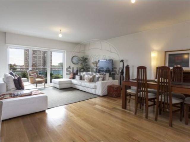 Apartamento em Areeiro