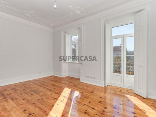 Apartamento T4 em Arroios