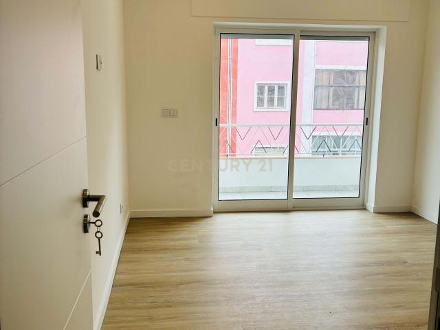 Apartamento T4 em Barreiro com Excelente Localização