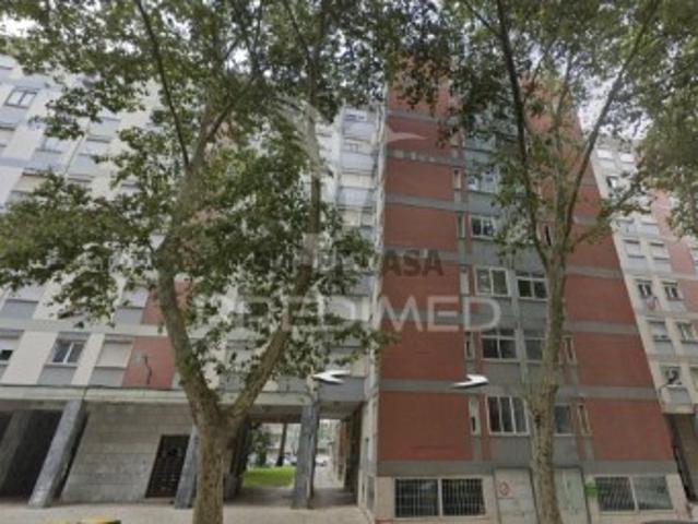 Apartamento T4 em Benfica