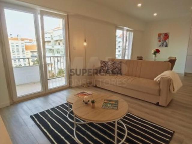 Apartamento T4 em Benfica