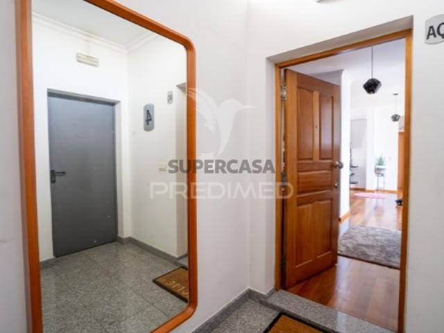 Apartamento T4 em Caniço