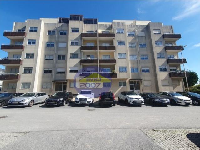 Apartamento T4 em Canidelo