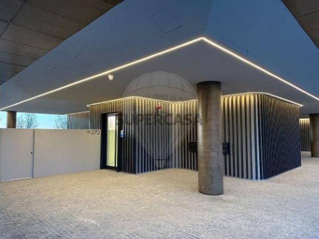 Apartamento T4 em Canidelo