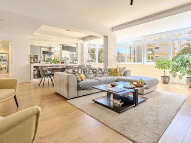 Apartamento T4 em Cascais e Estoril
