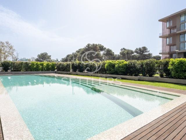 Apartamento T4 em Condomínio a 350 Metros do Mar 207m² Cascais e Estoril