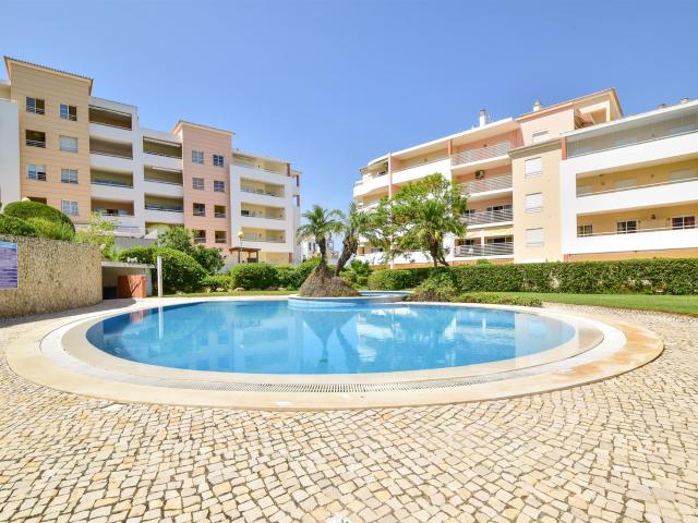 Apartamento T4 em condomínio com piscina 109m² Portimão