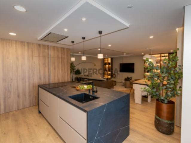 Apartamento T4 em construção Montijo