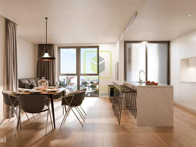 Apartamento T4 em Construo