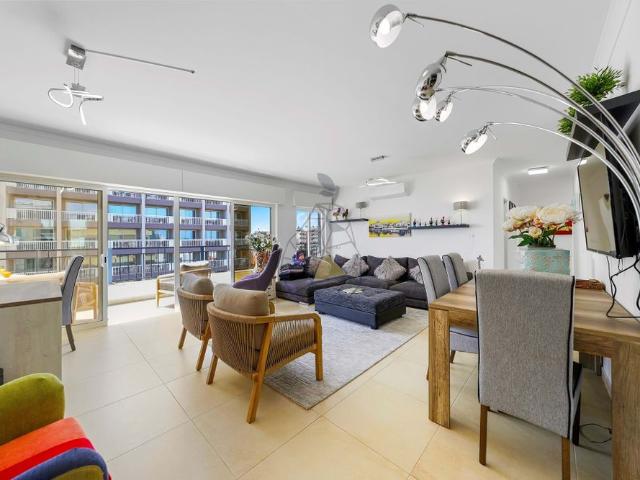 Apartamento T4 em Faro